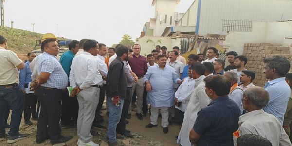 राज्यमंत्री रविन्द्र जायसवाल ने वाराणसी में गतिमान विकास कार्यों का किया निरीक्षण