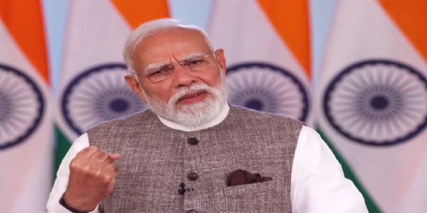 राष्ट्र के नाम संबोधन देते प्रधानमंत्री