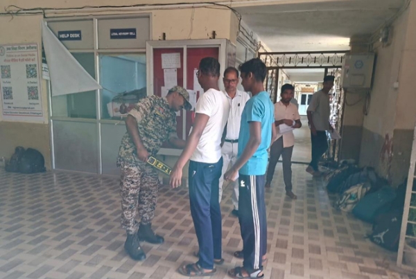 बस्तर में परिवहन आरक्षक भर्ती परीक्षा