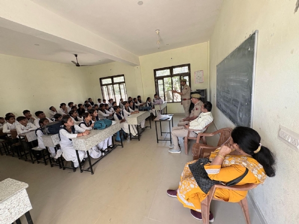 Kathua police organised an awareness programme in a school as part of the drug-free campaign.