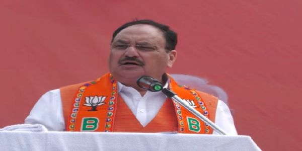 कूचबिहार जिले के शीतलकूची में जनसभा को संबोधित कर रहे पूर्व भाजपा अध्यक्ष जेपी नड्डा