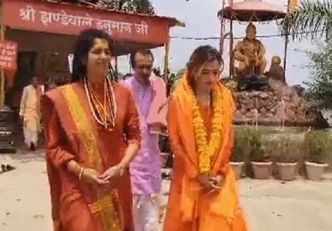 मॉडल हर्षा रिछारिया ने लिया सन्यास