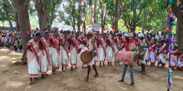 कोब्जा में प्रकृति पर्व सरहुल हर्षोल्लास के  साथ मनाया गया