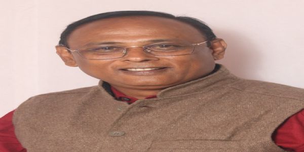 पेयजल का बढ़ता कारोबार : संकट, लापरवाही और भविष्य की चेतावनी