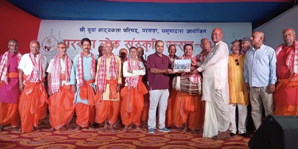 नेपाल में आयोजित लोक संस्कृति महोत्सव में सहरसा के नारदी भजन की प्रस्तुति