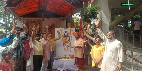 बनतालाब में परशुराम जन्मोत्सव पर विशेष पूजा व हवन