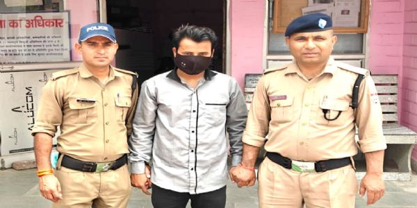 पांच हजार के इनामी अपराधी गिरफ्तार