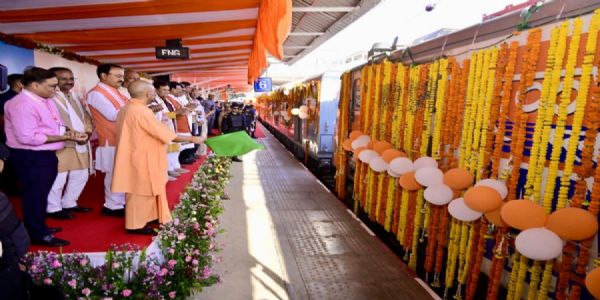 सदियों के आक्रमणों के बावजूद आज भी अडिग है सनातन आस्था : सीएम योगी