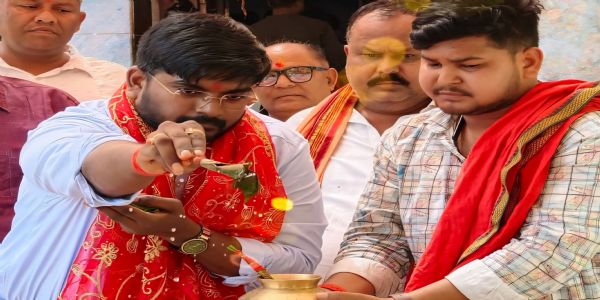 डीसी रवि आनंद ने मां भद्रकाली मंदिर में की पूजा-अर्चना