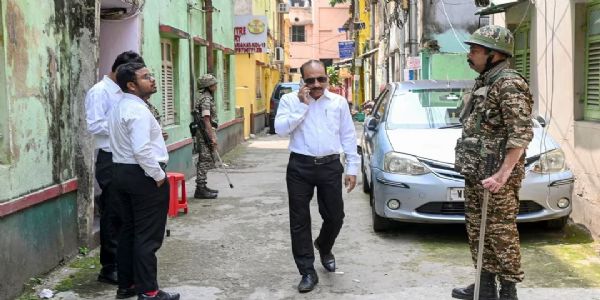 ईडी की तलाशी के बीच सियासी आरोप, डीसीपी के बेटे ने कहा— ‘शुभेंदु अधिकारी की चाल