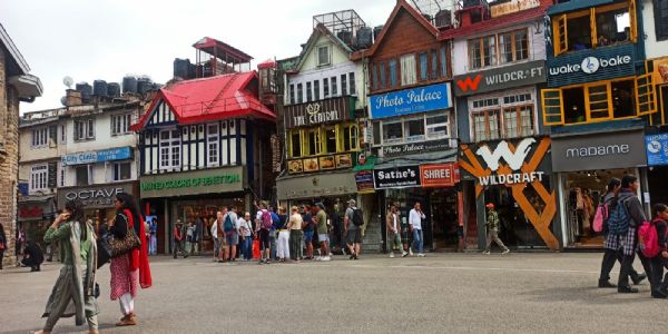 हिमाचल के ऊंचे इलाकों में हल्का हिमपात, ऊना में पारा 36 डिग्री पार