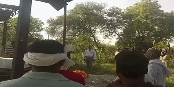 नारनौलः विंग कमांडर बाबूलाल को सैन्य सम्मान के साथ दी अंतिम विदाई