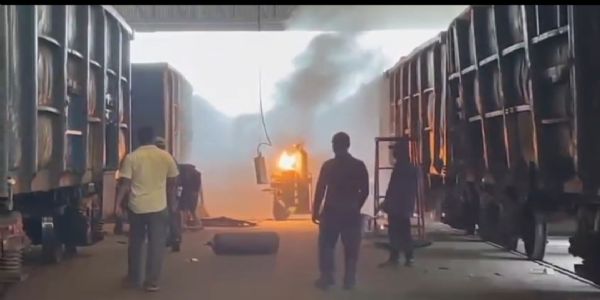 सिलेंडर लीक से पाथरडीह लोको साइडिंग में आग लगने से मची अफरा -तफरी