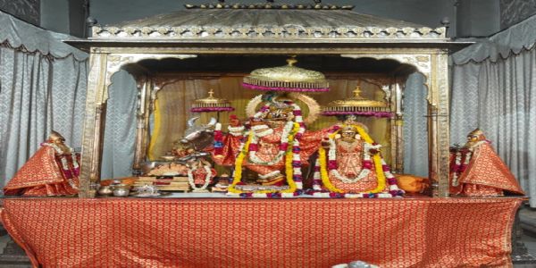 अक्षय तृतीया: गोविंद देव जी ने धारण की केसरिया धोती