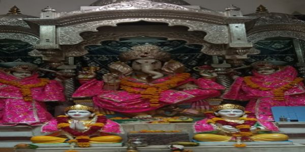 झाबुआ: गणेश मंदिर में समारोह पूर्वक हुआ शुभ लाभ प्रतिमाओं का प्राण प्रतिष्ठा महोत्सव