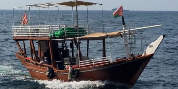 ईरान का रुख साफ, अमेरिका उसके बंदरगाहों से हटे तभी खुलेगा होर्मुज