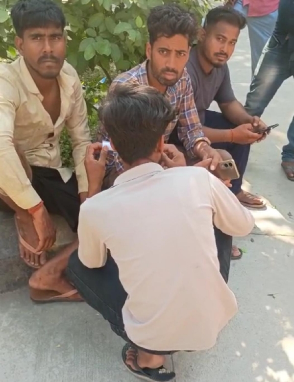 फोटो परिवार के लिए पहुंचे पोस्टमार्टम