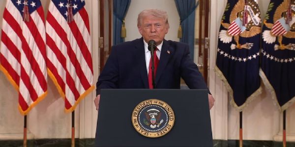 अमेरिका के राष्ट्रपति डोनाल्ड ट्रंप बुधवार रात राष्ट्र को संबोधित करते। फोटो - इंटरनेट मीडिया