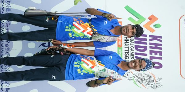 - पूर्व विश्व जूनियर चैंपियन कोमालिका बारी और कृष्णा पिंगुआ ने झारखंड के लिए रिकर्व मिक्स्ड टीम का स्वर्ण जीता