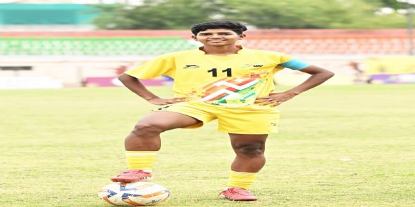 छत्तीसगढ़ की उभरती फुटबॉलर किरण पिस्दा