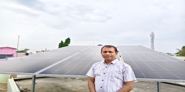 सूरज की रोशनी से बदली भूपेन्द्र की जिंदगी : सोलर पैनल से मिला राहत का उजाला