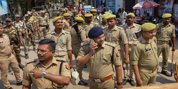 बीरभूम में पुलिस पर पथराव, ओसी समेत कई घायल