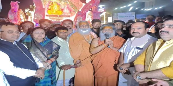 भव्य झाकियों के साथ निकली हनुमान जी की शोभायात्रा