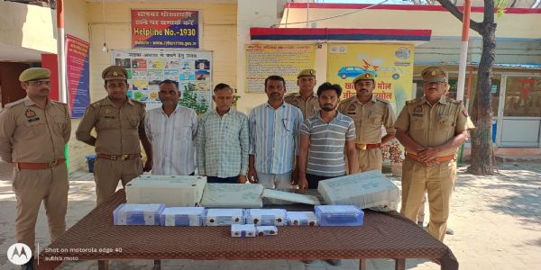 फर्जी रजिस्ट्री गैंग का पर्दाफाश, 25-25 हजार के दो इनामी समेत चार गिरफ्तार, लेखपाल भी शामिल