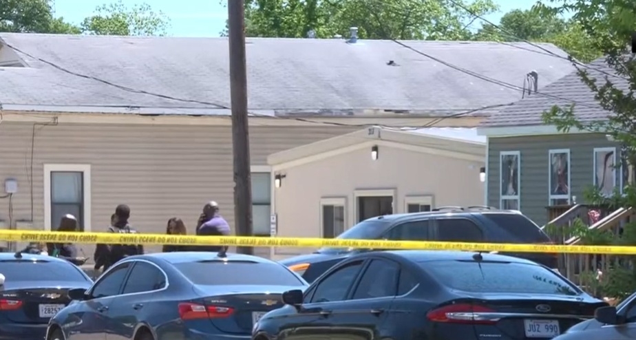 लुइसियाना के श्रेवेपोर्ट में घटनास्थल को पुलिस ने घेरे में लिया। फोटो - वीडियो ग्रैप