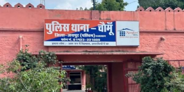 महिला की बेरहमी से हत्या कर शव को सुनसान स्थान पर फेंका