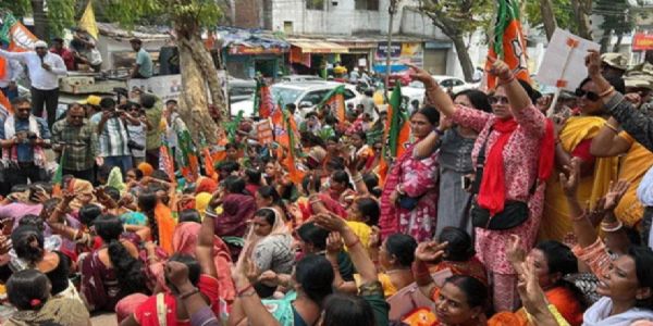 रांची में दुष्कर्म मामले को लेकर भाजपा का प्रदर्शन, एसएसपी कार्यालय घेराव की कोशिश