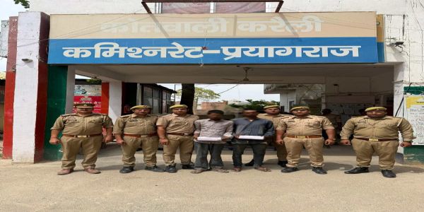 हत्या मामले के दो आरोपित गिरफ्तार, आलाकत्ल ईंट बरामद