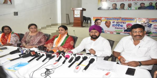 केंद्र सरकार तुरंत लागू करे 33 प्रतिशत आरक्षण : परविंदर