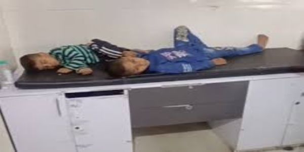 देवास: शादी में जा रहे परिवार की कार टायर फटने से पलटी, महिला की मौत, 6 घायल