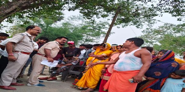 बिहार के मुजफ्फरपुर में बारात में ट्रॉली हटाने को लेकर उपजे विवाद में युवक की पीट-पीटकर हत्या