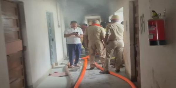 एसआरएन अस्पताल के पीजी हॉस्टल में लगी आग, बड़ा हादसा टला
