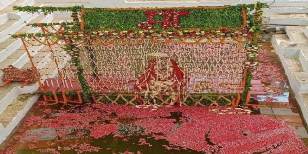 मणिकर्णिका घाट पर मां मणिकर्णिका का विधि विधान से वार्षिक शृंगार, पारंपरिक वस्त्र, स्वर्ण-रजत आभूषण अर्पित