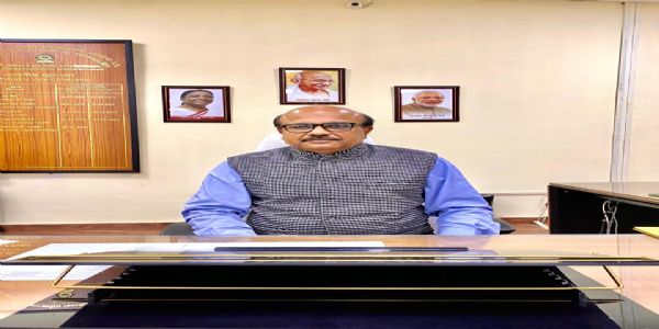 अनूपपुर: इंगांराजविवि के वरिष्ठ प्रो. अवधेश कुमार शुक्ल ने संभाला कार्यवाहक कुलपति का कार्यभार