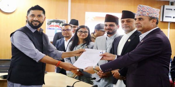 भारत से 100 रुपये से अधिक की खरीदारी पर कस्टम ड्यूटी मामले में वित्त मंत्री से सवाल-जवाब