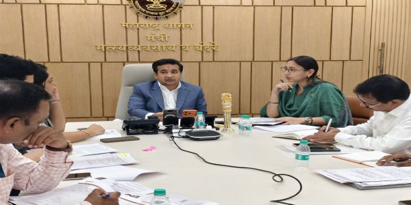 मंत्रालय में मत्स्य पालन एवं बंदरगाह मंत्री नितेश राणे के साथ विधायक स्नेहा दुबे-पंडित की बैठक