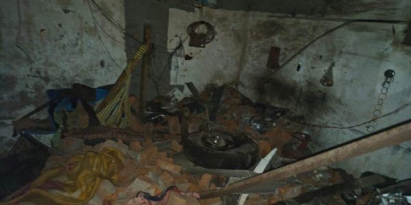 कोरबा:तेज आंधी-तूफान में गिरी निर्माणाधीन दीवार, पड़ोसी परिवार दबा—तीन घायल