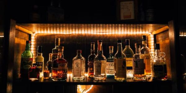 बंगाल चुनाव से चार दिन पहले बंद हुई शराब की दुकानें, आबकारी विभाग का नया आदेश