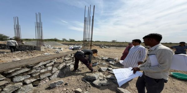 तीन करोड़ की खेल अकादमी में घटिया निर्माण का खुलासा