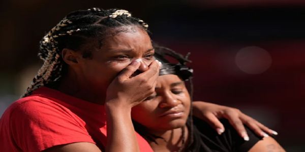 लुइसियाना के श्रेवेपोर्ट में जो भी घटनास्थल पर पहुंचा, वह फूट-फूटकर रो पड़ा। फोटो - इंटरनेट मीडिया