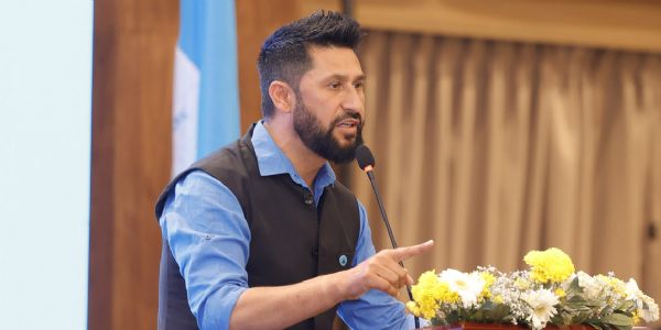 संसद की पहली बैठक को संबोधित करते आरएसपी के अध्यक्ष रवि लामिछाने