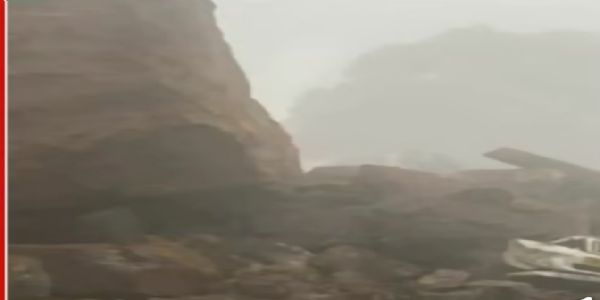 मेघालय के शिलांग–दाउकी मार्ग पर भीषण भूस्खलन, वाहन दबा, चालक लापता
