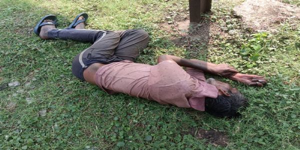 मॉल के पास मिला अज्ञात व्यक्ति का शव, जांच में जुटी पुलिस