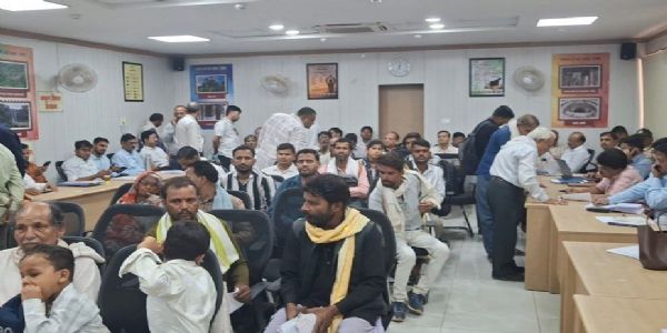 दमोह: पहली जनसुनवाई में एक्शन मोड में दिखे कलेक्टर, नगरीय अव्यवस्थाओं पर सख्ती