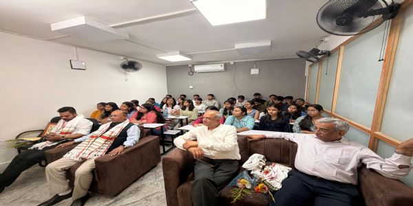 सफलता के लिए पढाई के साथ निरंतर अभ्यास जरूरी : सहाय