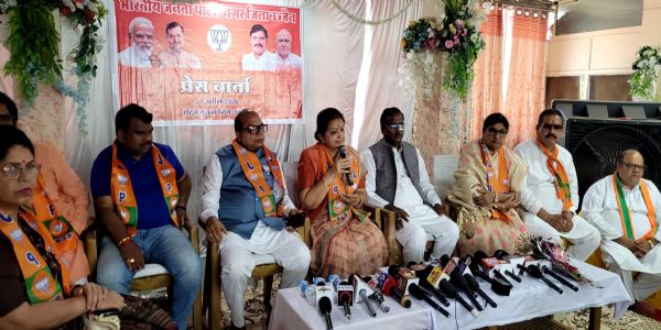 अधिनियम रोककर कांग्रेस ने किया देश की 70 करोड़ महिलाओं का अपमान: चिटनिस